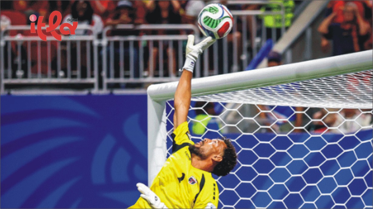 Reward for Splendid Goalkeeping: A Flood of Followers on Vozinha's Instagram