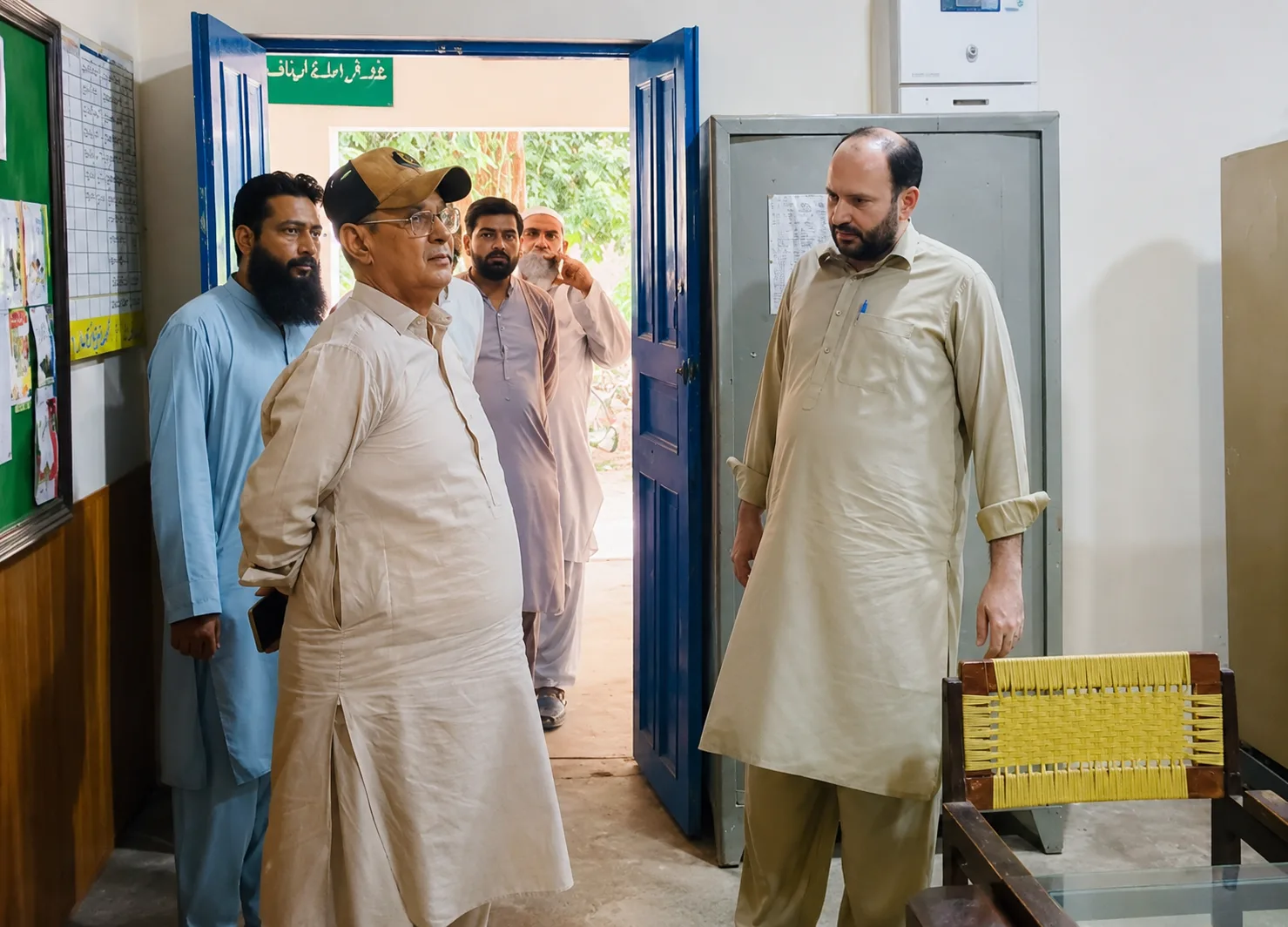 ڈائریکٹر لائیوسٹاک کا چنیوٹ کا دورہ، ویٹرنری سہولیات اور سیلابی تیاریوں کا جائزہ